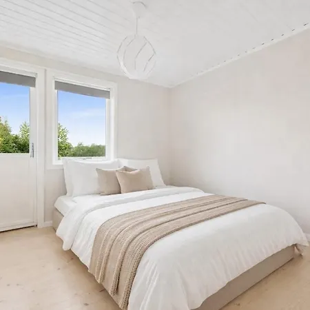 Modern With Patio, Short Distance From Centre * Arendal